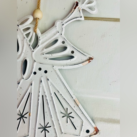 *Shabby Chic Metal Angel Ornament - Picture 3 of 12